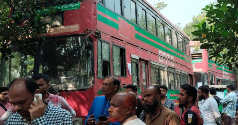 পিকনিক বাসে বিদ্যুৎস্পৃষ্টে ৩ বিশ্ববিদ্যালয় শিক্ষার্থীর মৃত্যু
