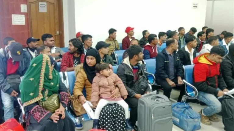 লেবানন থেকে দেশে ফিরলেন আরও ৮৫ বাংলাদেশি