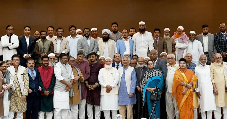 সারা দুনিয়াকে জানাতে হবে, আমরা এক: প্রধান উপদেষ্টা