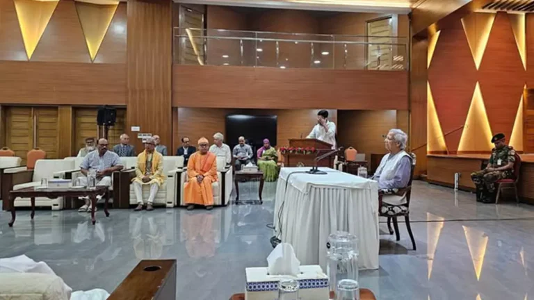 বাংলাদেশের সব মানুষ একই পরিবারের সদস্য: প্রধান উপদেষ্টা