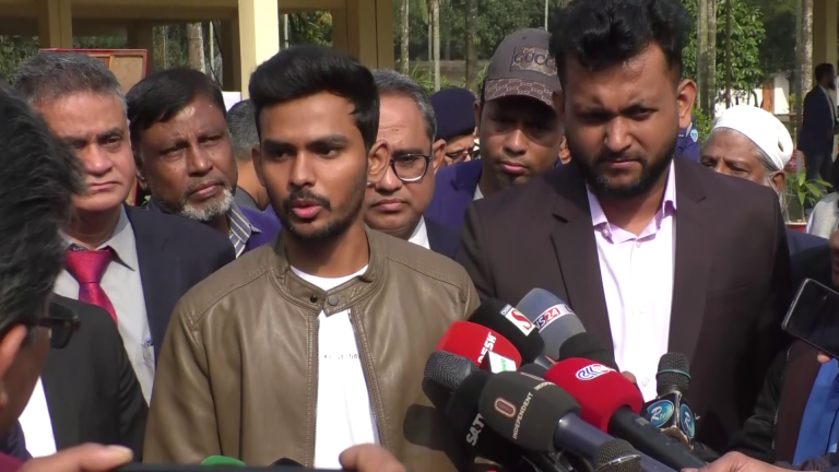 সরকার ভারতের নতজানু পররাষ্ট্রনীতি থেকে সরে এসেছে: আসিফ মাহমুদ