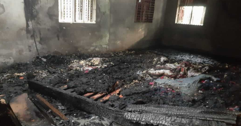 নাটোরে আগুনে পুড়ে ছাই ৯ মাসের ফুটফুটে আলিজা