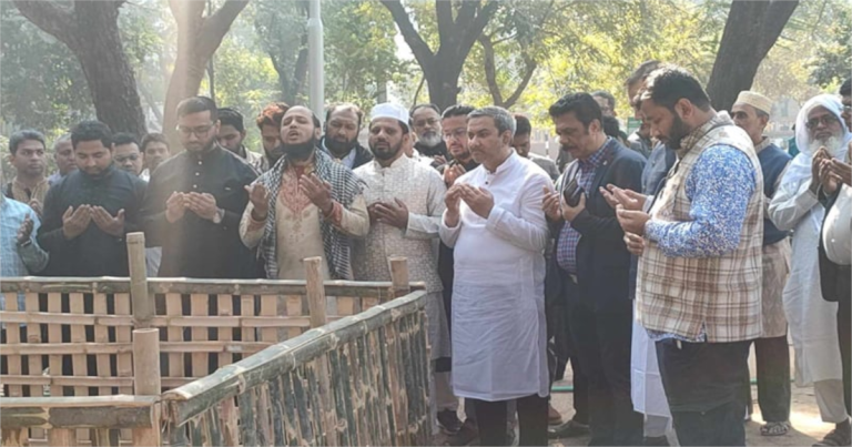 মিরপুর শহীদ বুদ্ধিজীবী কবরস্থানে চিরশায়িত হাসান আরিফ