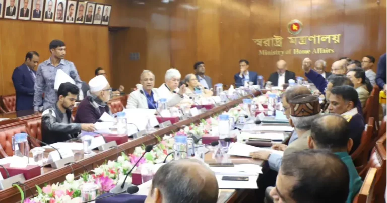 দেশে ৩৩ হাজারের বেশি অবৈধ বিদেশি রয়েছে: স্বরাষ্ট্র উপদেষ্টা