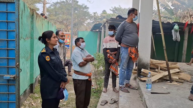 দুই বছর হিমাগারে পড়ে থাকা দুই ভারতীয়র মরদেহ সৎকার