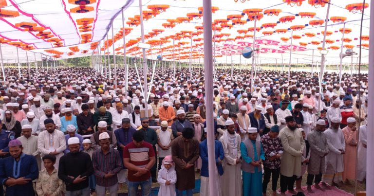 ফেনীতে জুমার ইমামতি করলেন কাবা শরীফের সাবেক ইমাম, লাখো মুসল্লির অংশগ্রহণ