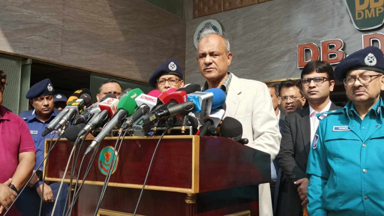 সাদা পোশাকে ডিবি কাউকে আটক করতে পারবে না: স্বরাষ্ট্র উপদেষ্টা