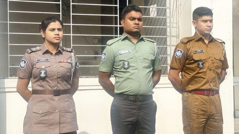 বদলে গেল পুলিশ-র‌্যাব-আনসার বাহিনীর পোশাক