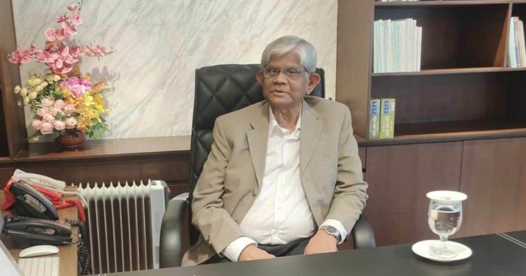 নতুন করে রেল কর্মচারীদের আর কোনো দাবি মানা সম্ভব না: অর্থ উপদেষ্টা