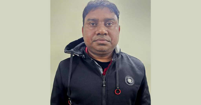 থানা থেকে পালালেন ওসি, গ্রেপ্তারে রেড অ্যালার্ট জারি