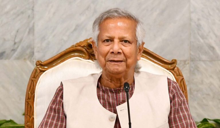 বই মেলায় স্টলে হট্টগোলো, প্রধান উপদেষ্টার নিন্দা