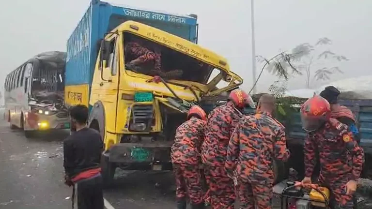 ঢাকা-মাওয়া এক্সপ্রেসওয়েতে ৫ যানবাহনের সংঘর্ষ