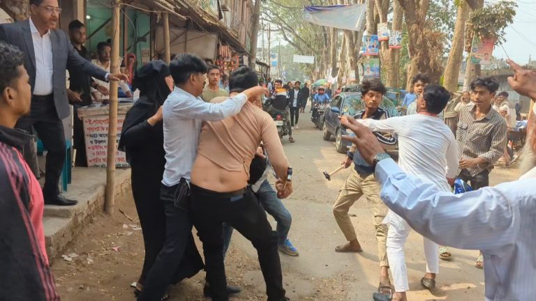শরীয়তপুরে সন্ত্রাসী হামলায় ৪ সাংবাদিক আহত