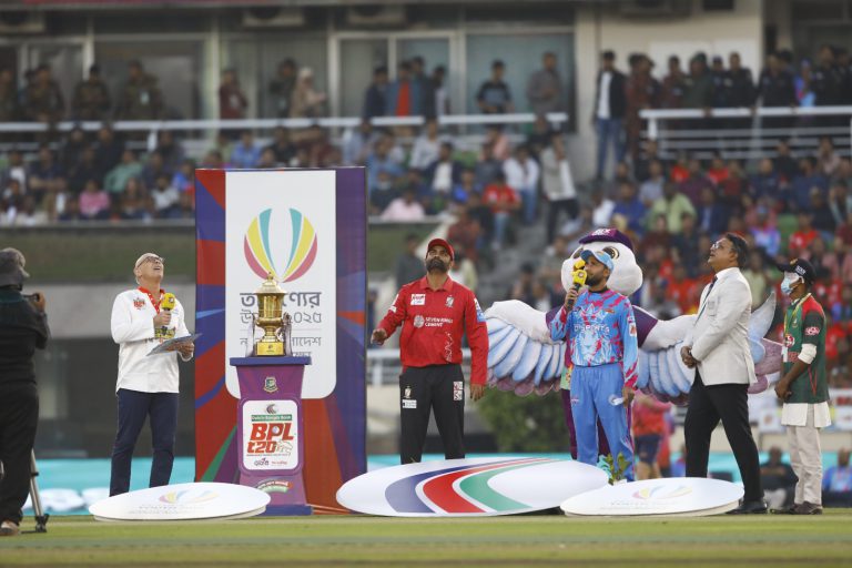 ফাইনালে টসে জিতে বোলিংয়ে  ফরচুন বরিশাল