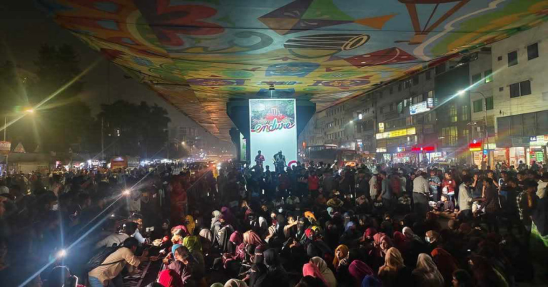 সড়ক ছাড়ল তিতুমীর শিক্ষার্থীরা, পরবর্তী কর্মসূচি রাত ১১টায়