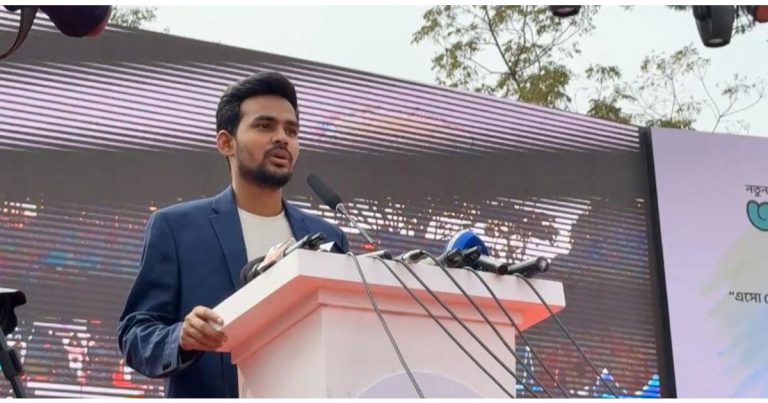 গণঅভ্যুত্থান দেশের মানুষকে নতুন বাংলাদেশ বিনির্মাণের স্বপ্ন দেখিয়েছে: আসিফ মাহমুদ
