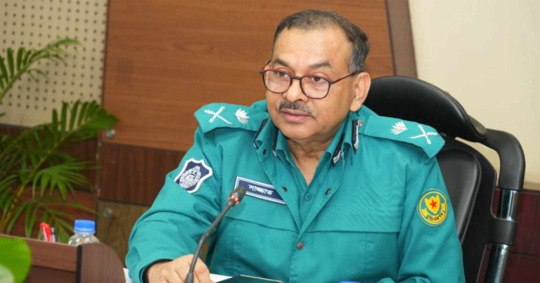 সুযোগ সন্ধানীরা যেন অনাকাঙ্ক্ষিত ঘটনা ঘটাতে না পারে: ডিএমপি কমিশনার