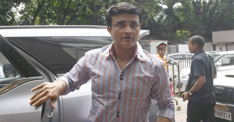 সড়ক দুর্ঘটনা থেকে বাঁচলেন সৌরভ গাঙ্গুলী
