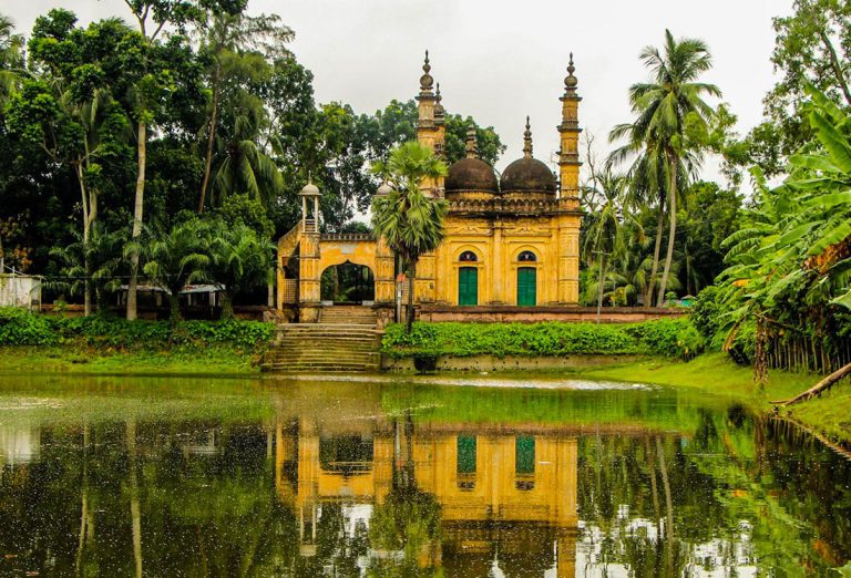 মুসলিম স্থাপত্যের নিদর্শন সাতক্ষীরার তেঁতুলিয়া শাহী জামে মসজিদ