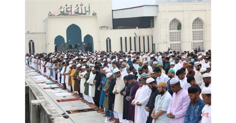 বায়তুল মোকাররমে ঈদুল ফিতরের প্রথম জামাত অনুষ্ঠিত