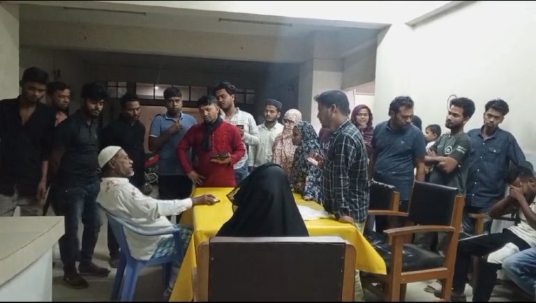 বাবাকে হত্যার পর পালাতে গিয়ে ছেলের মৃত্যু