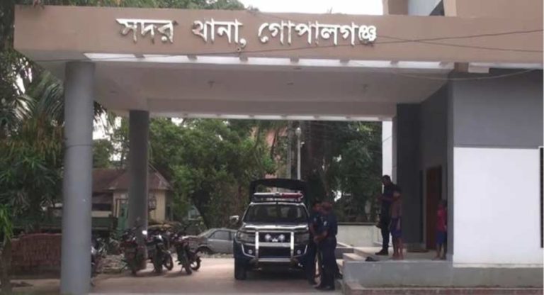 গোপালগঞ্জে নিয়ন্ত্রণ হারিয়ে বিলে নসিমন, নিহত দুই শ্রমিক