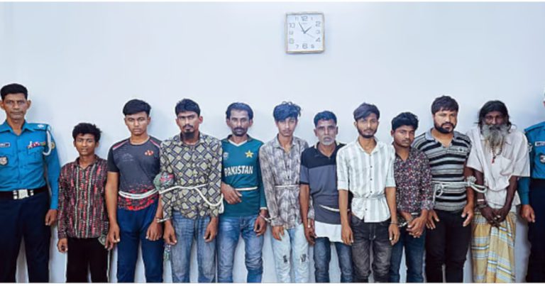 চট্টগ্রামে পুলিশকে মারধর গ্রেপ্তার ১০