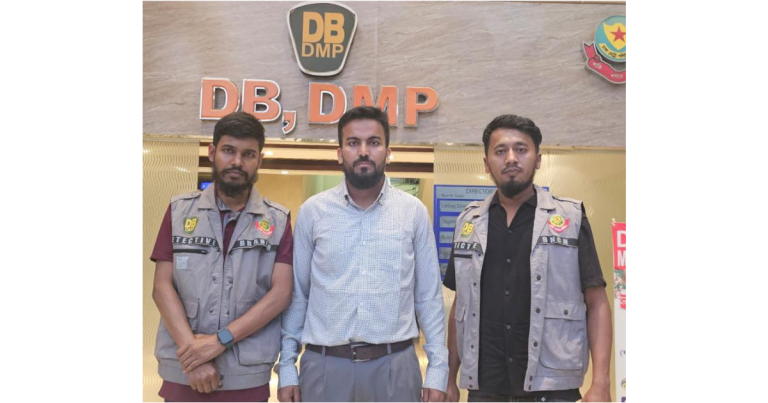 শ্যামলী স্কয়ার এলাকায় নারীর প্রতি সহিংসতা: রাসেল গ্রেপ্তার