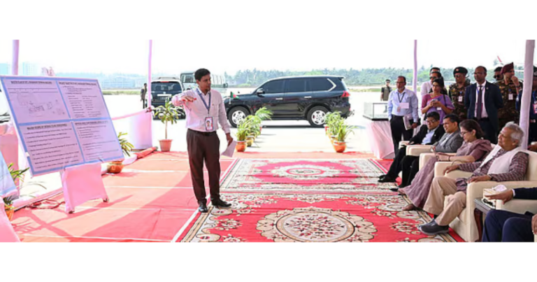 কক্সবাজার বিমানবন্দরের নির্মাণকাজ পরিদর্শন করলেন প্রধান উপদেষ্টা