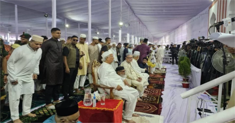 জাতীয় ঈদগাহে ঈদ নামাজ পড়লেন প্রধান উপদেষ্টা