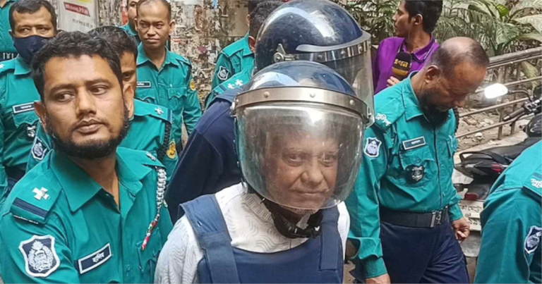 ২ দিনের রিমান্ডে সাবেক বিচারপতি মানিক
