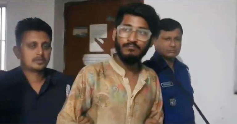 ‘হিজাব’ না পরলে ‘ধর্ষিত’ হবেন: কন্টেন্ট ক্রিয়েটর গ্রেপ্তার