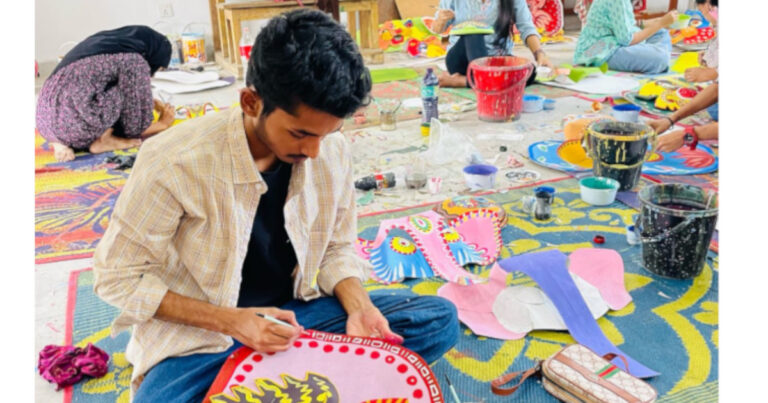 চারুকলায় চলছে বর্ষবরণের শেষ সময়ের প্রস্তুতি