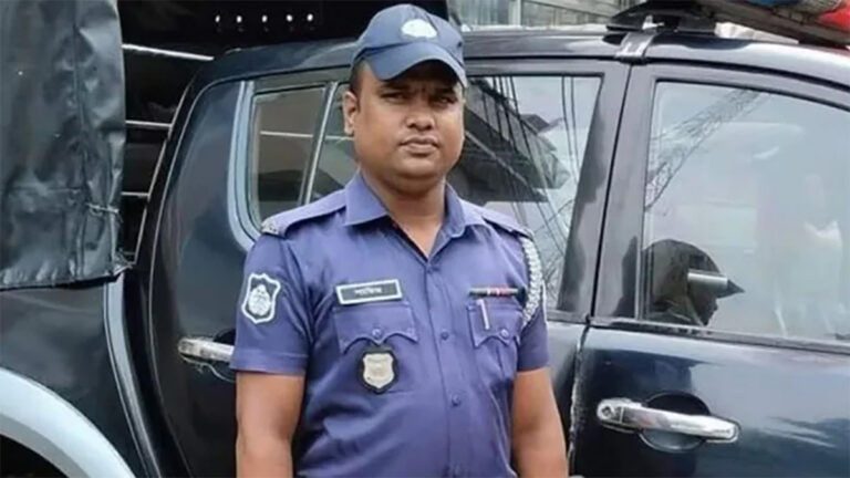 চেকপোস্ট ব্যারাক থেকে পুলিশ সদস্যের ঝুলন্ত মরদেহ উদ্ধার