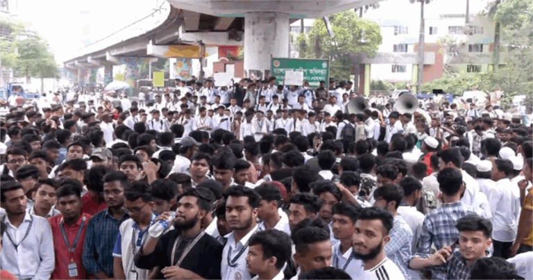 সাতরাস্তা অবরোধ: যান চলাচলে যে নির্দেশনা দিলো পুলিশ