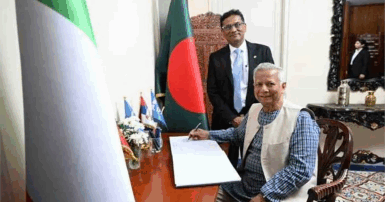 রোমে বাংলাদেশ হাউস পরিদর্শন করলেন প্রধান উপদেষ্টা