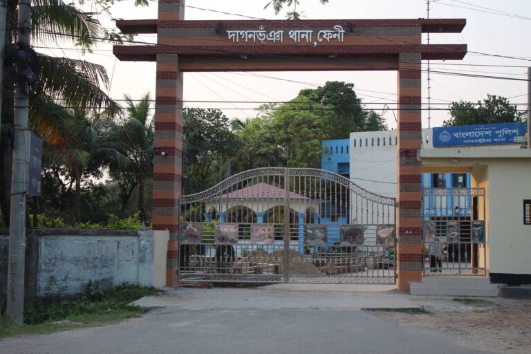 দাগনভূঞা উপজেলা আ. লীগের সভাপতিসহ গ্রেপ্তার ৪