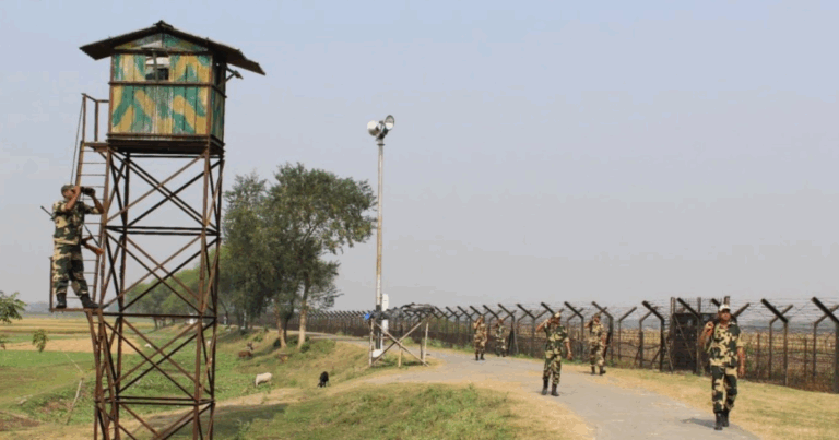 ভারত সীমান্ত থেকে ৪ বাংলাদেশি আটক
