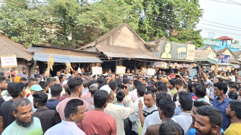আ. লীগ নেতাকে যুবদল নেতার সেল্টার, বিএনপি নেতাকর্মীদের বিক্ষোভ