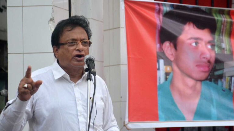 আইভীকে গ্রেপ্তারে ত্বকীর বাবার প্রতিবাদ