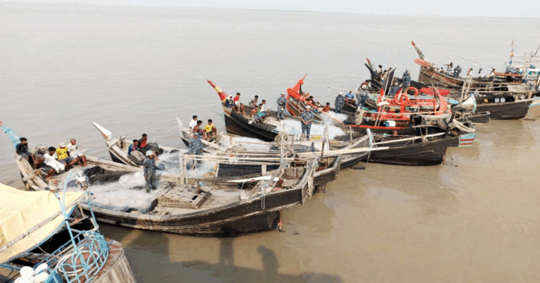 ১৮ কোটি টাকার জাল ও মাছসহ ৬১ জেলে আটক