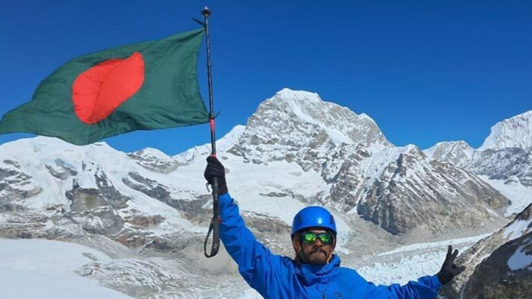 বিশ্বরেকর্ড গড়ে এভারেস্ট জয় বাংলাদেশি শাকিলের