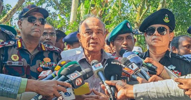 পুশব্যাক নয়, অবৈধ ভারতীয়দের প্রোপার চ্যানেলে পাঠানো হবে: স্বরাষ্ট্র উপদেষ্টা