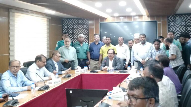 কর্মচারীদের দাবি প্রধান উপদেষ্টাকে অবহিত করবেন মন্ত্রিপরিষদ সচিব