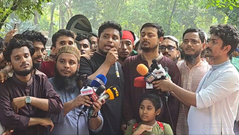 জুমার নামাজের পর বড় কর্মসূচির ঘোষণা হাসনাতের