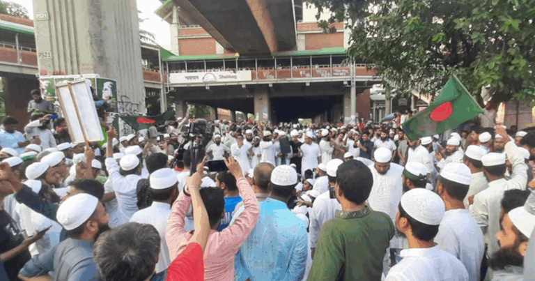 আওয়ামী লীগ নিষিদ্ধের দাবিতে শাহবাগ অবরোধ