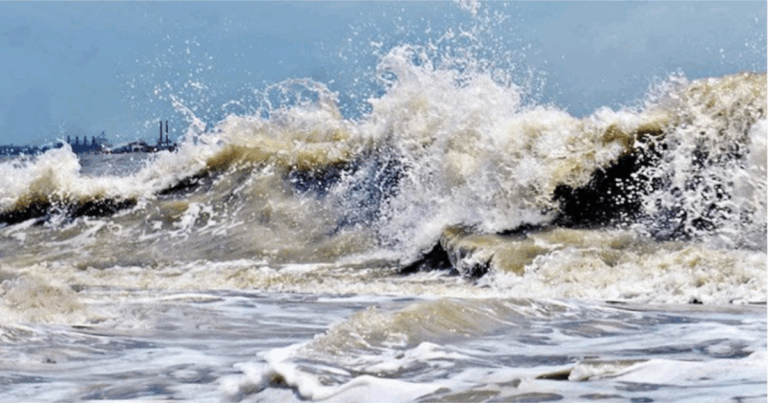 বঙ্গোপসাগরে লঘুচাপ, সমুদ্র বন্দরে ৩ নম্বর সতর্ক সংকেত