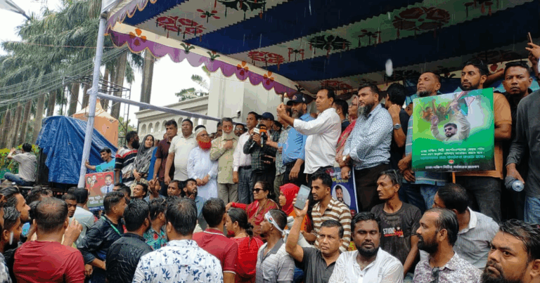 ঢাকা অচলের হুঁশিয়ারি দিলেন ইশরাক সমর্থকরা