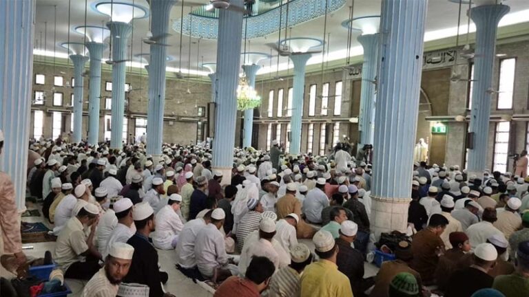 বায়তুল মোকাররমে ঈদের প্রথম জামাত অনুষ্ঠিত