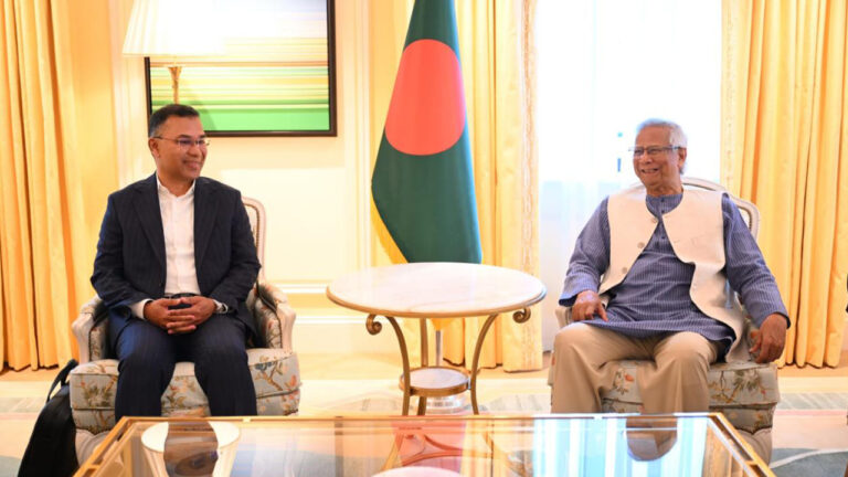 ড. ইউনূস- তারেক রহমানের বৈঠক শুরু